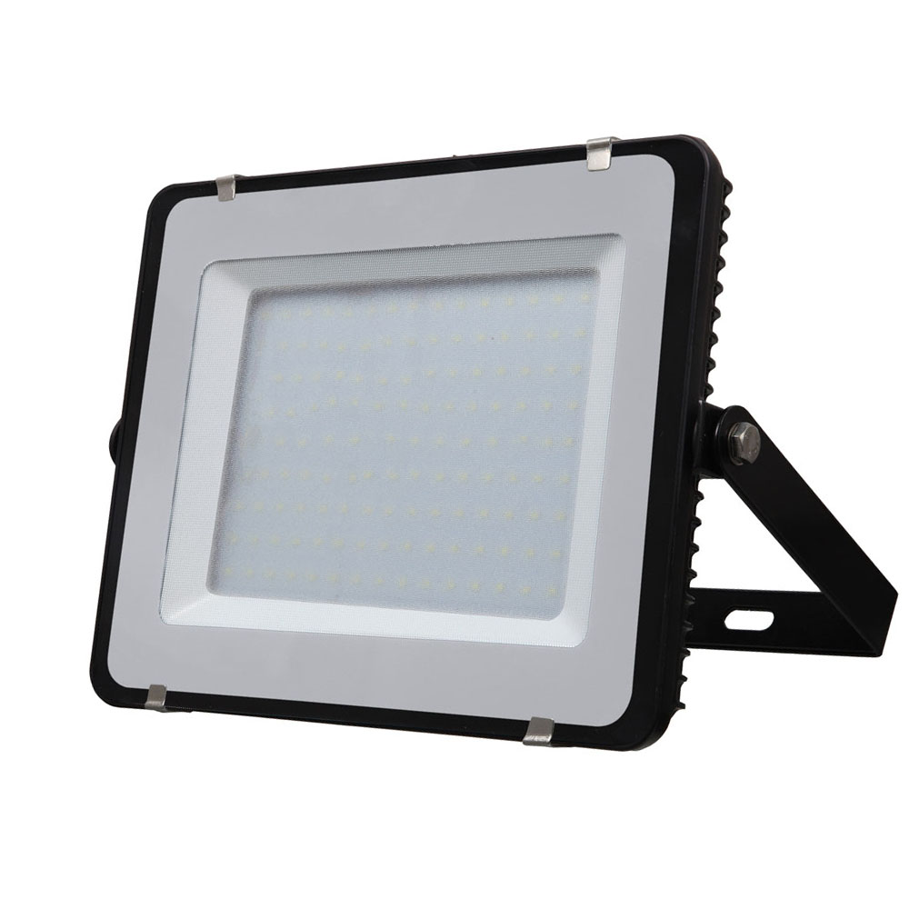 LED Floodlight 150W 12000lm 6400K 220-240V IP65 100° black