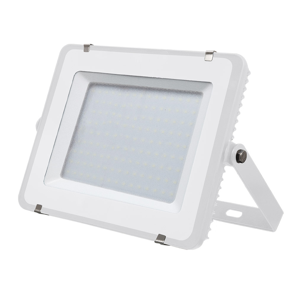 LED Floodlight 150W 12000lm 3000K 220-240V IP65 100° white